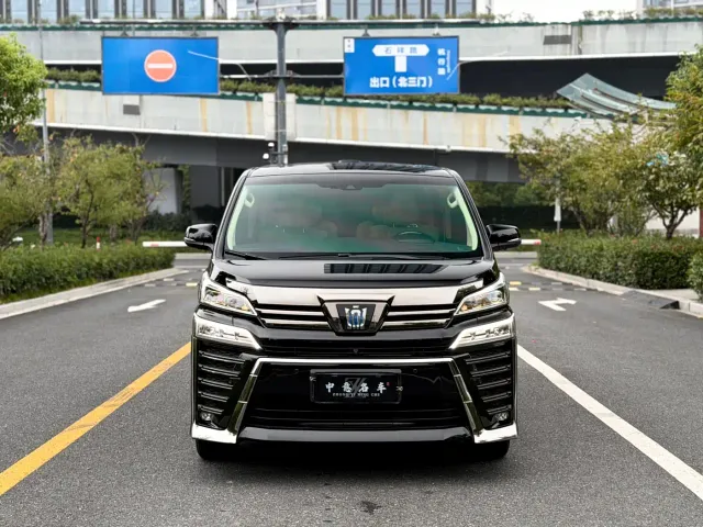 Toyota Vellfire — Фото автомобиля 2