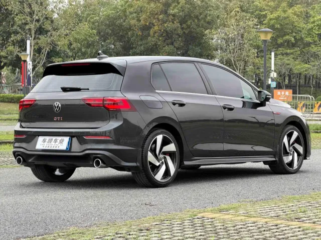 Volkswagen Golf GTI — Фото автомобиля 8