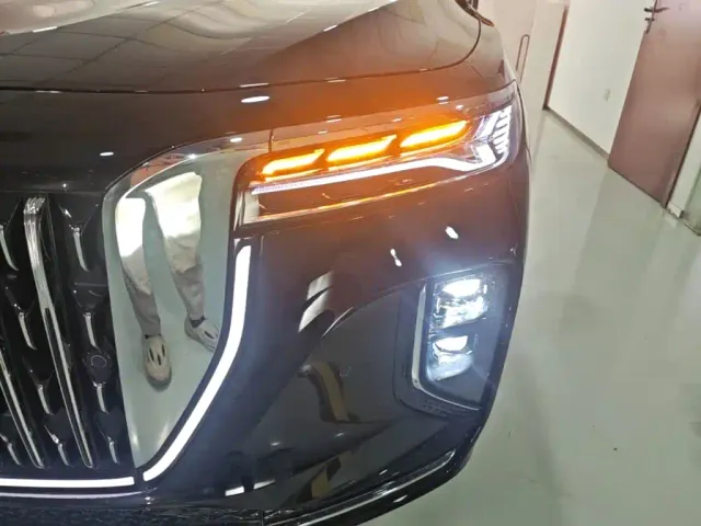 Hongqi H9 — Фото автомобиля 23