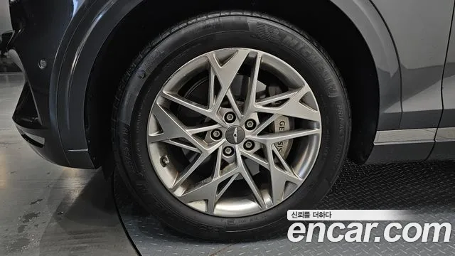 Genesis GV70 — Фото автомобиля 5