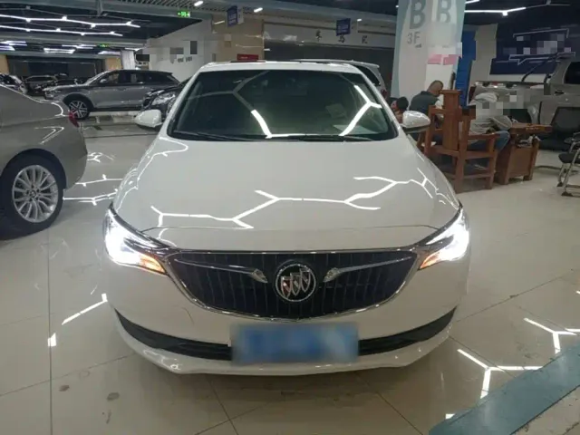 Buick Excelle — Фото автомобиля 2