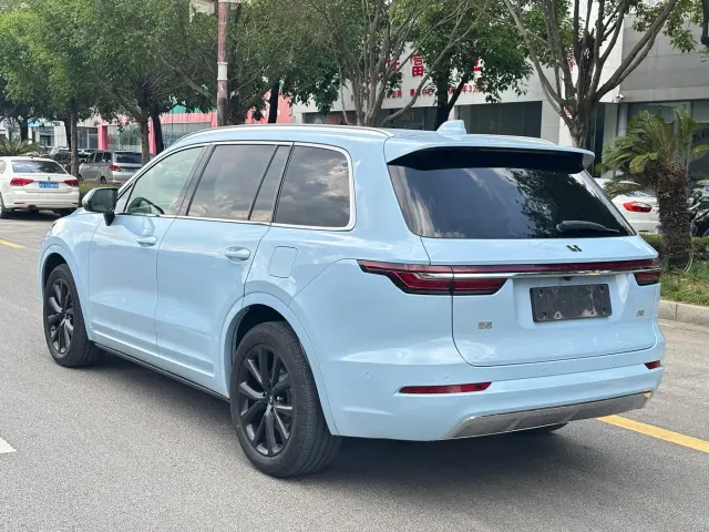 Li Auto ONE — Фото автомобиля 5