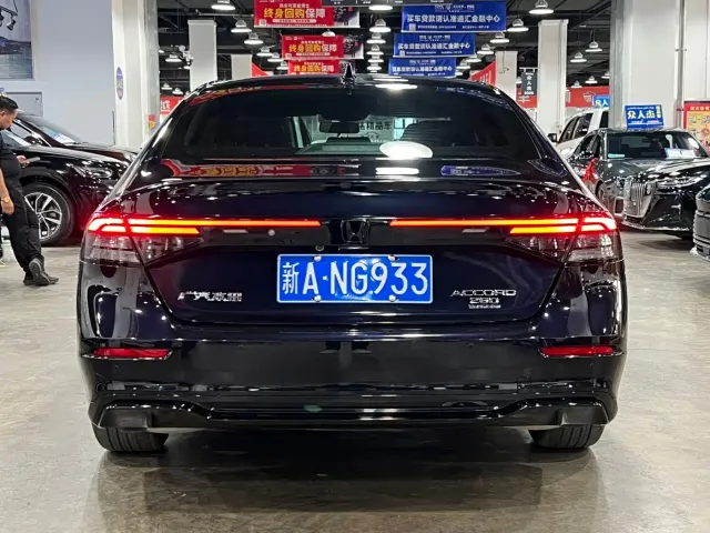 Honda Accord — Фото автомобиля 4