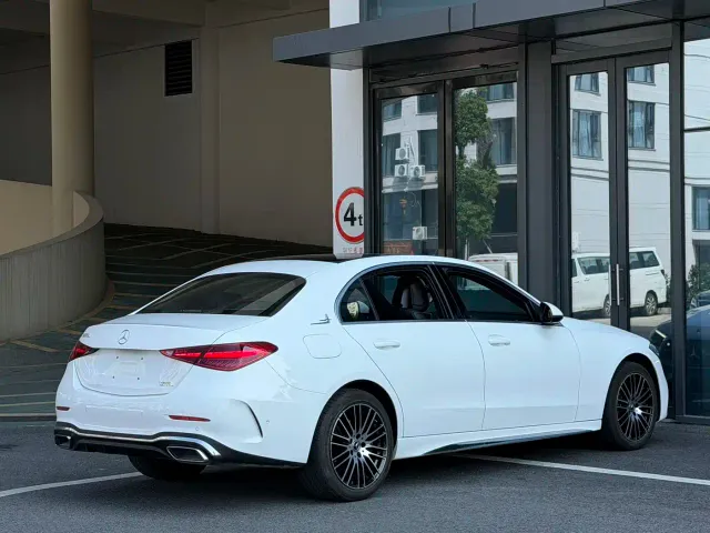 Mercedes-Benz C-Class — Фото автомобиля 12