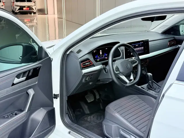 Volkswagen Lavida — Фото автомобиля 4