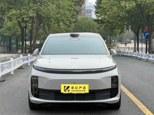 Фотография автомобиля — Li Auto L6