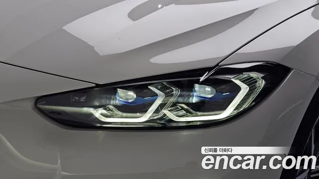 BMW i4 — Фото автомобиля 21