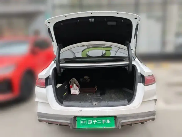 BYD Qin L — Фото автомобиля 15