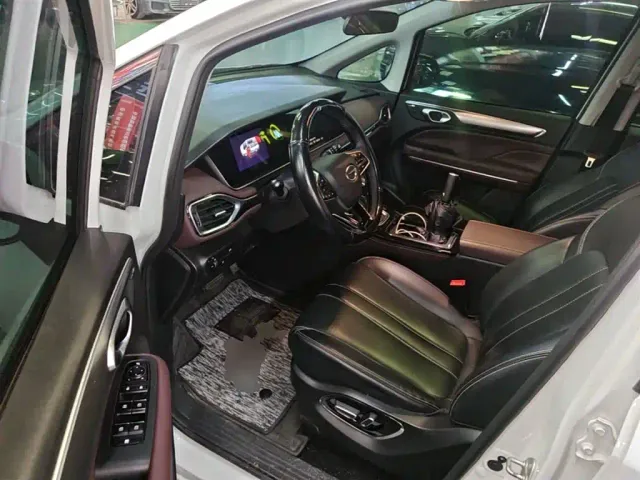 GAC Trumpchi M6 — Фото автомобиля 15