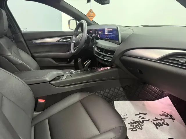 Cadillac CT5 — Фото автомобиля 11