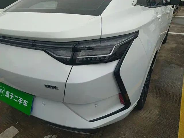 Dongfeng Yixuan — Фото автомобиля 7