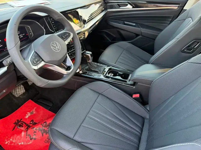 Volkswagen Passat — Фото автомобиля 4