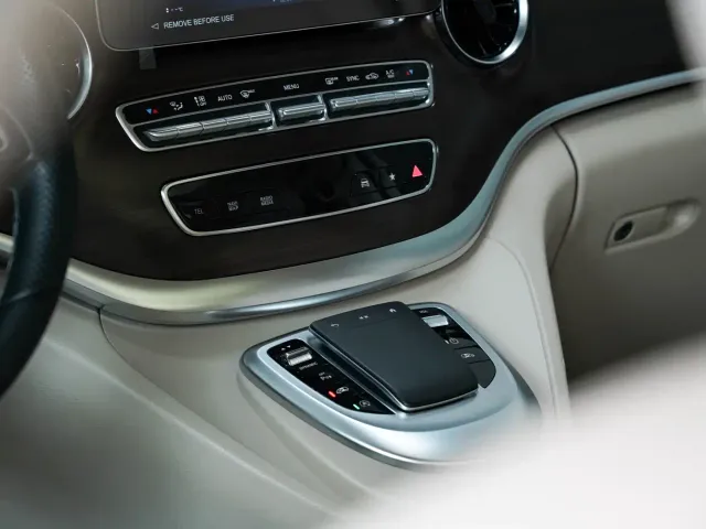 Mercedes-Benz V-Class — Фото автомобиля 16