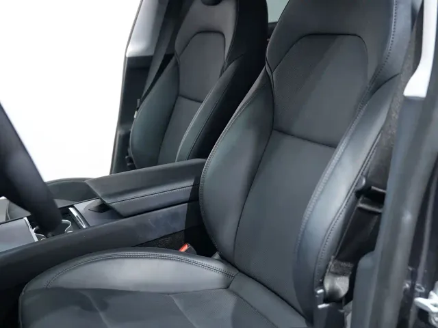 Tesla Model 3 — Фото автомобиля 6