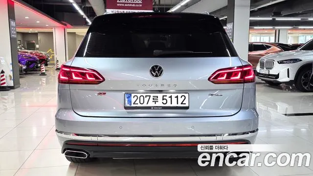 Volkswagen Touareg Generation 3 — Фото автомобиля 8