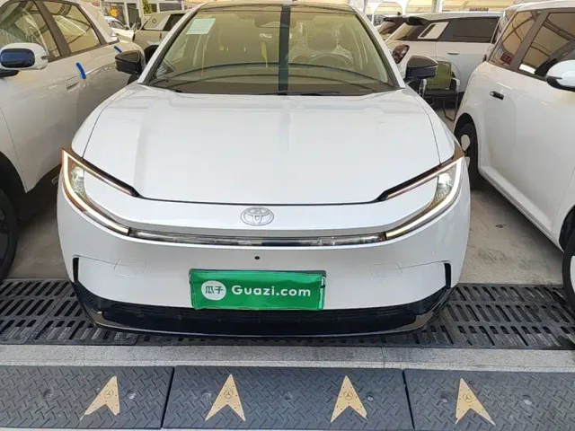 Toyota bZ5 — Фото автомобиля 2