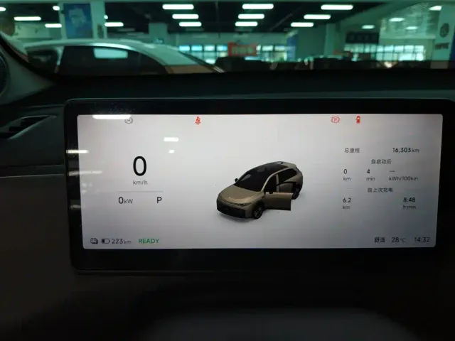 Leapmotor C10 — Фото автомобиля 10