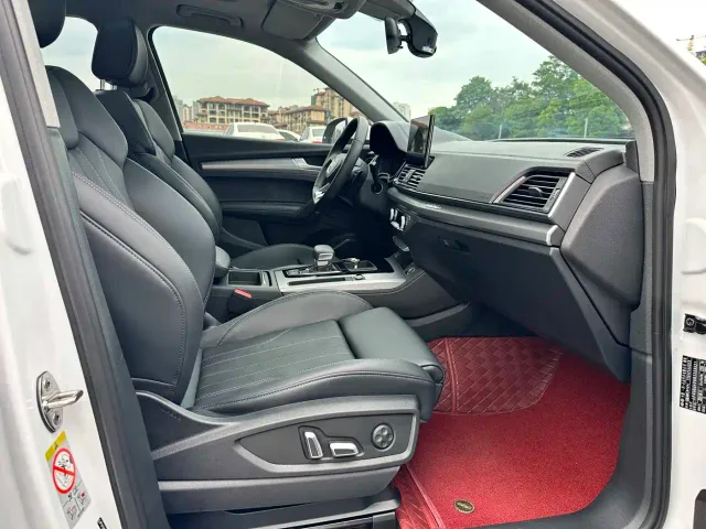 Audi Q5L — Фото автомобиля 7