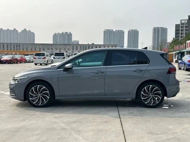 Volkswagen Golf — Фото автомобиля 7