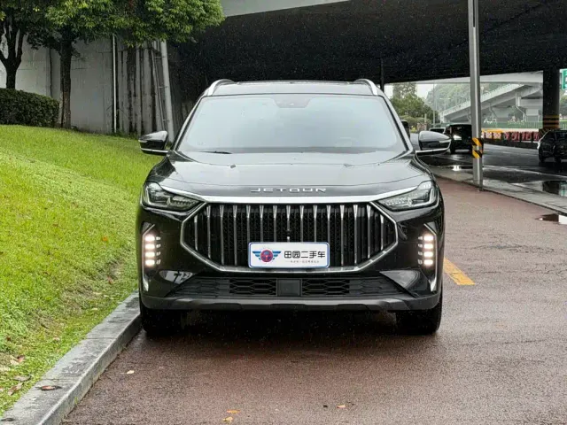 Jetour X70 Plus — Фото автомобиля 2