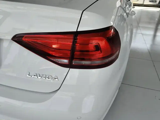 Volkswagen Lavida — Фото автомобиля 7