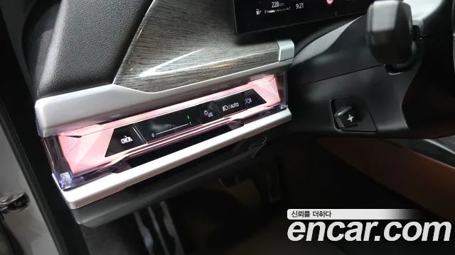 BMW 7-Series 7 серия (G70) 740i sDrive M Sport — Фото автомобиля 26