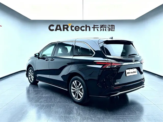 Toyota Sienna — Фото автомобиля 7