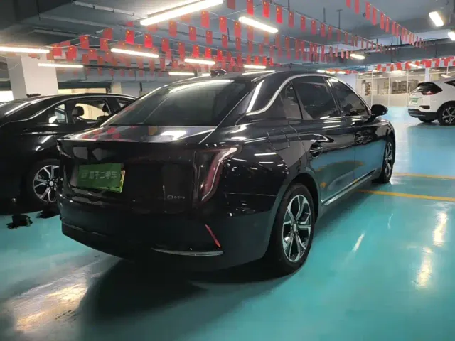 Hongqi E-QM5 — Фото автомобиля 4