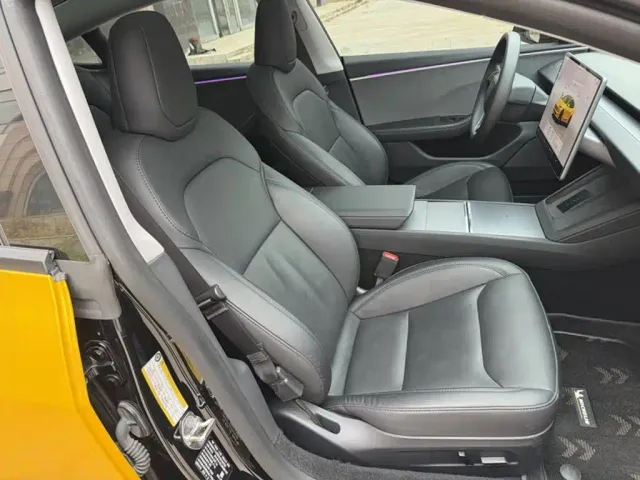 Tesla Model 3 — Фото автомобиля 23