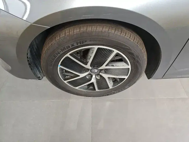 BYD Qin L — Фото автомобиля 22