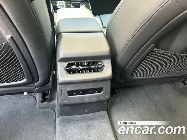 Audi A6 e-tron — Фото автомобиля 13