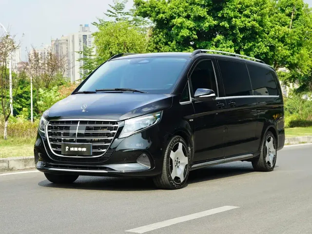 Фотография автомобиля — Mercedes-Benz V-Class