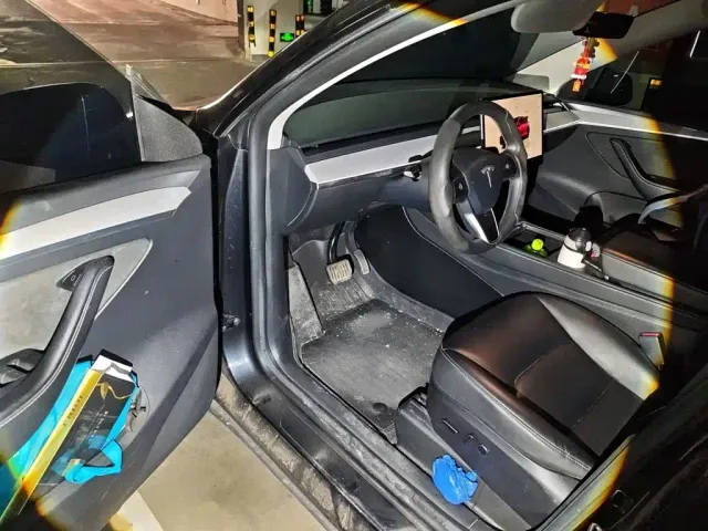Tesla Model Y — Фото автомобиля 13