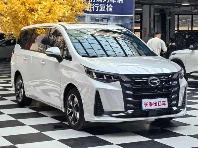 GAC Trumpchi M6 — Фото автомобиля 3