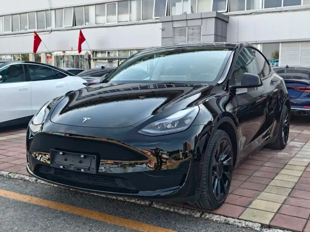 Фотография автомобиля — Tesla Model Y