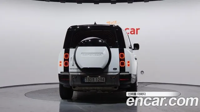 Land Rover Defender Defender (L663) 130 P400 X-Dynamic HSE — Фото автомобиля 3