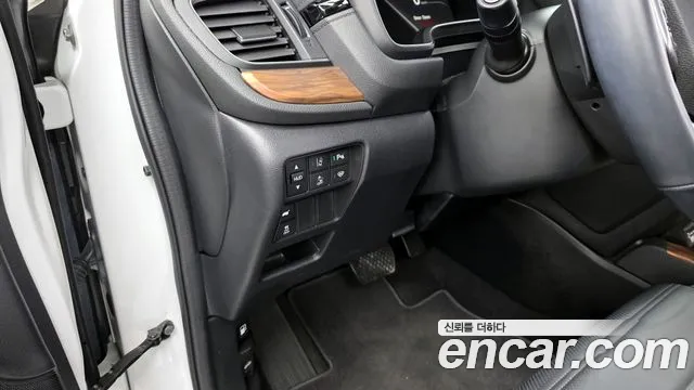 Honda CR-V CR-V 5-е поколение 2.0 гибрид Touring 4WD — Фото автомобиля 15