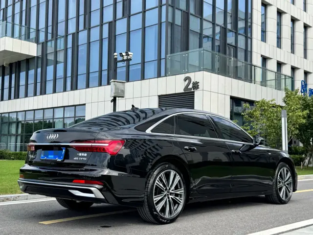 Audi A6L — Фото автомобиля 6