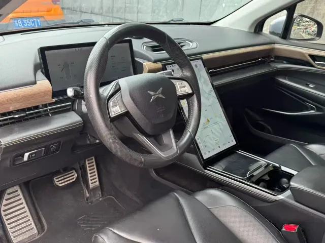 Xpeng P5 — Фото автомобиля 9