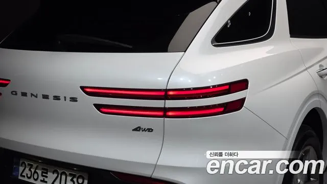 Genesis GV70 — Фото автомобиля 8