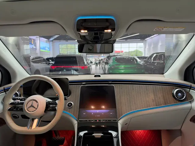 Mercedes-Benz EQE SUV — Фото автомобиля 3