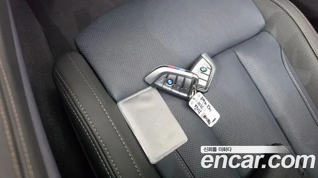 BMW 8 Series G15 — Фото автомобиля 22