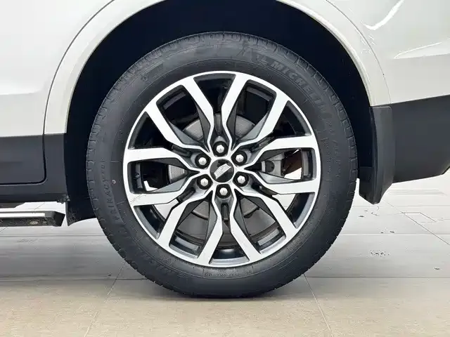 Cadillac XT5 — Фото автомобиля 16