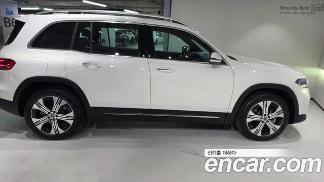 Mercedes-Benz EQB — Фото автомобиля 3