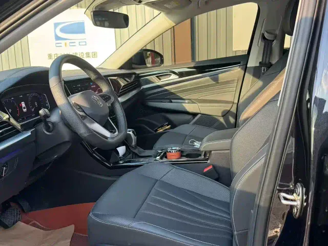 Volkswagen Passat — Фото автомобиля 4