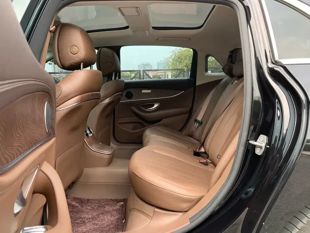 Mercedes-Benz E-Class — Фото автомобиля 15
