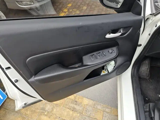 Honda Fit — Фото автомобиля 7