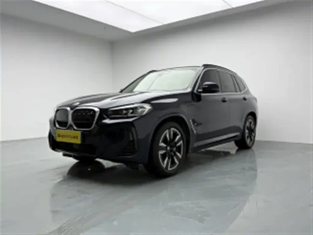 Фотография автомобиля — BMW iX3