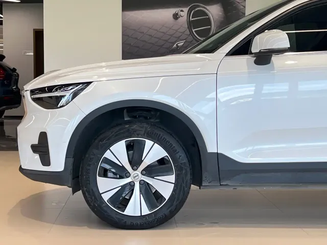 Volvo XC40 — Фото автомобиля 4