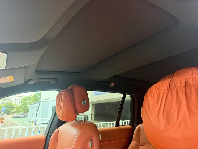 Li Auto L8 — Фото автомобиля 13